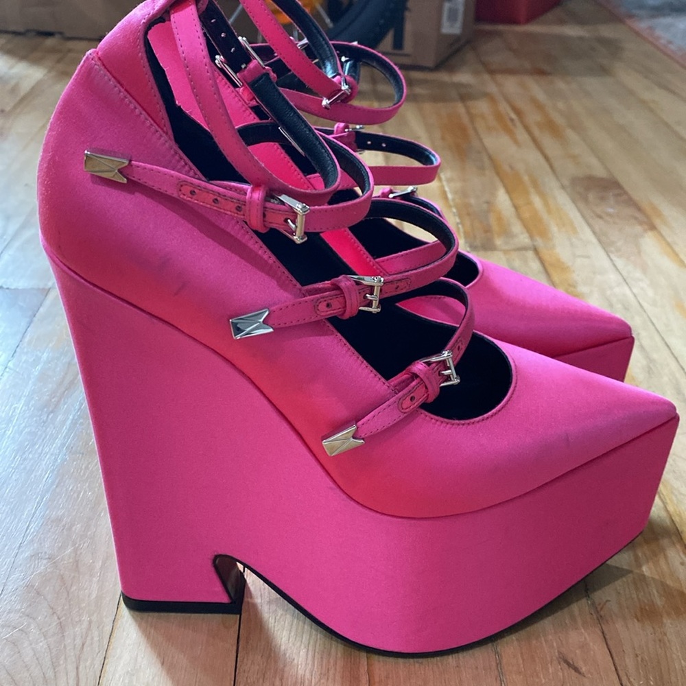 Versace Tempest Hot Pink Satin Platform Shoes - Picture 4 of 16
